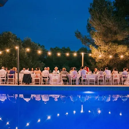 Luxury Villa, Host Up 20 To 28 Guests, Pool, 3km Villa