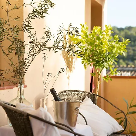 Luxury Villa, Host Up 20 To 28 Guests, Pool, 3km