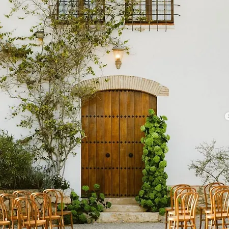 Luxury Villa, Host Up 20 To 28 Guests, Pool, 3km וילה